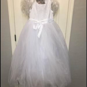 Brand new flower girl dress! Never worn!!